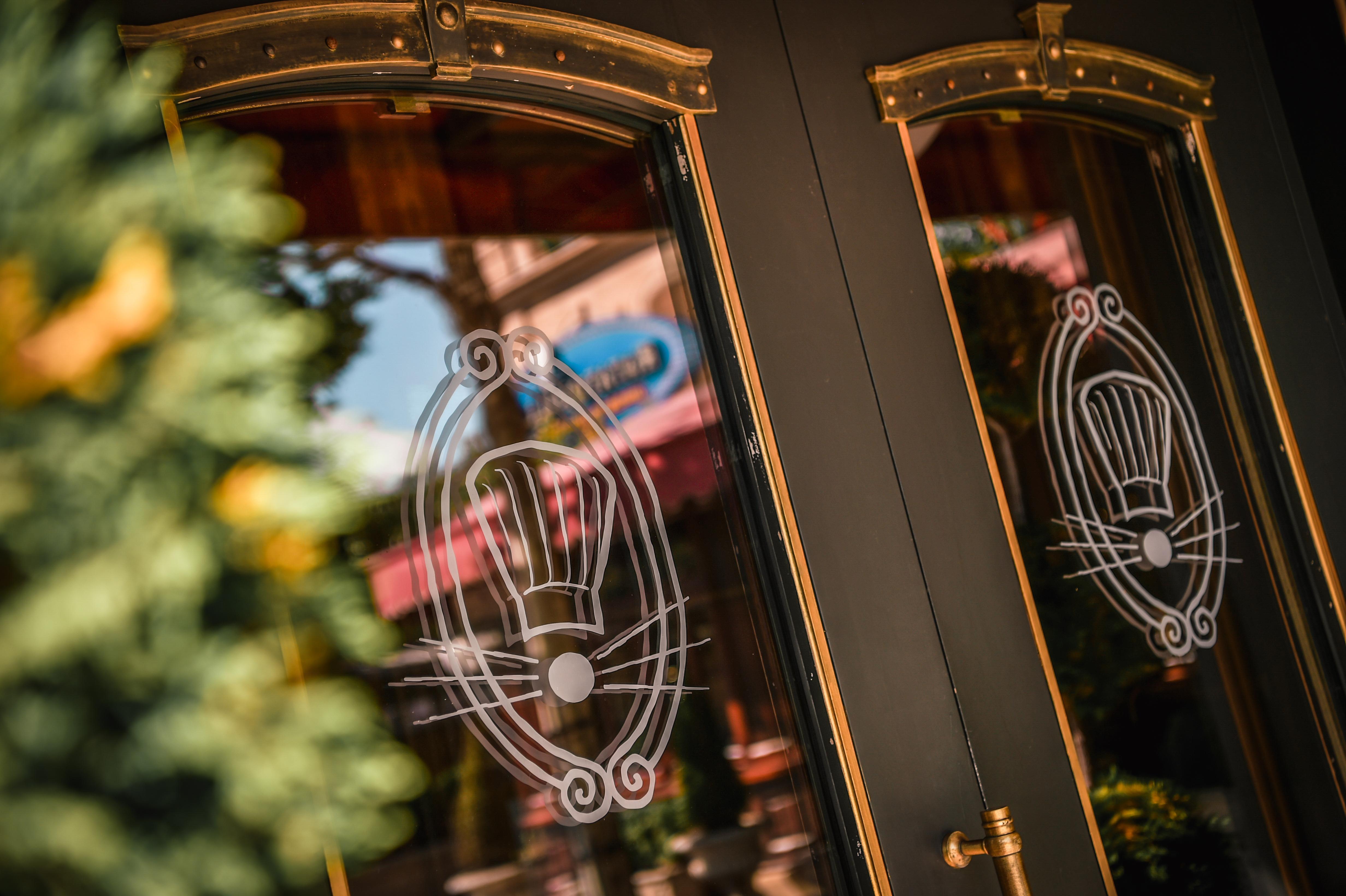 Disney Hotel New York - The Art Of Marvel Chessy  Bagian luar foto